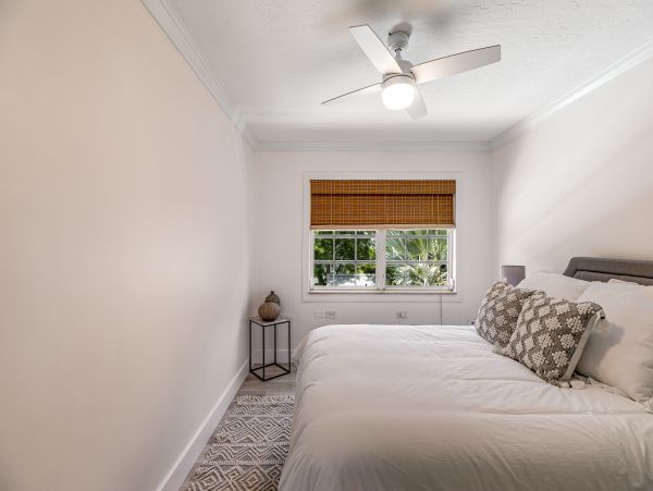 Marathon Vacation Pool Home Five Bedrooms Walk To Beach