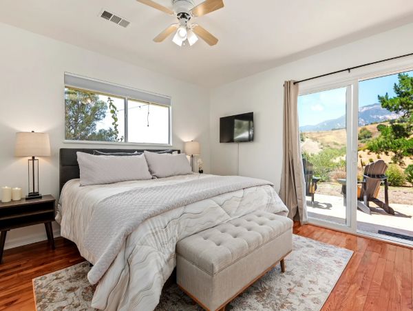 Beautiful 3 Bedroom Home in Santa Barbara Sleeps 6