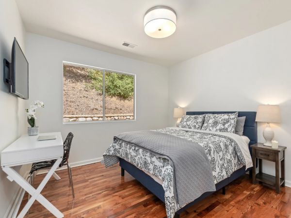 Beautiful 3 Bedroom Home in Santa Barbara Sleeps 6