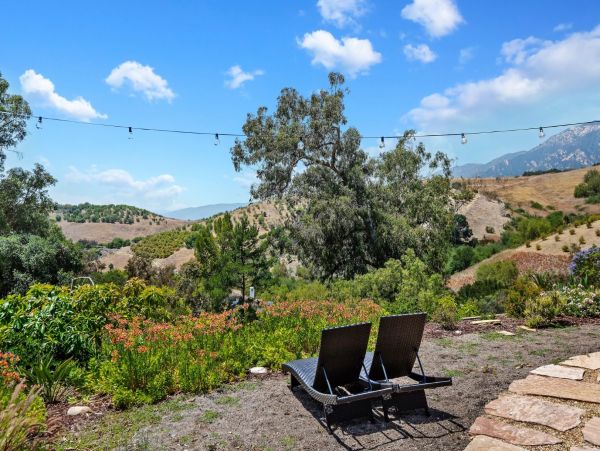 Beautiful 3 Bedroom Home in Santa Barbara Sleeps 6
