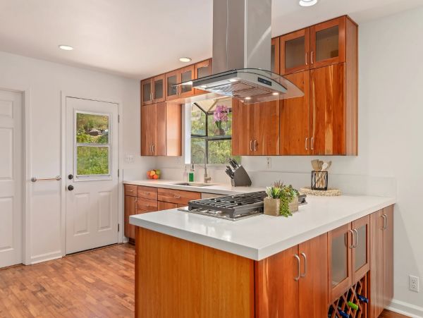 Beautiful 3 Bedroom Home in Santa Barbara Sleeps 6