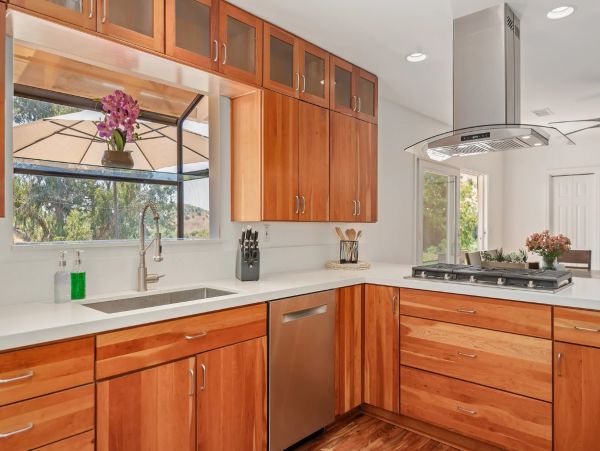 Beautiful 3 Bedroom Home in Santa Barbara Sleeps 6