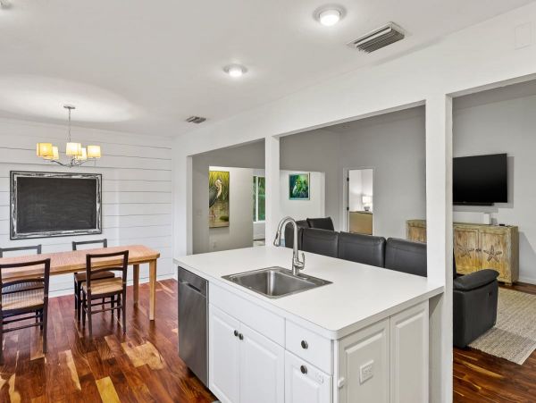 Sanibel Modern Beauty