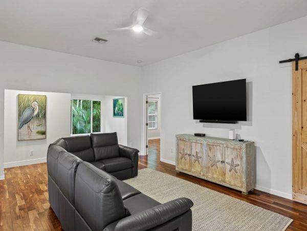 Sanibel Modern Beauty