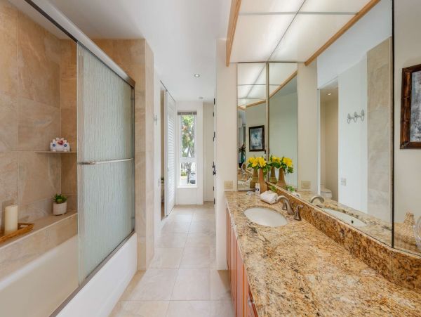 Ocean Views Vacation Condo in Kihei Two Bedroom