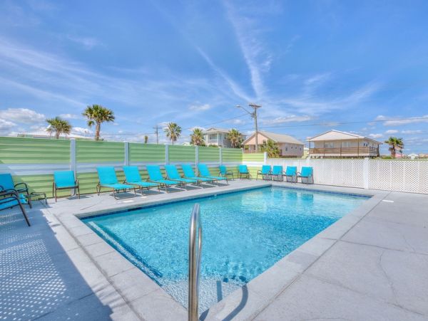 Walk to Beach 10 Bedroom Vacation Home in Gulf Shores