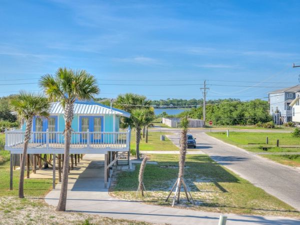 Walk to Beach 10 Bedroom Vacation Home in Gulf Shores