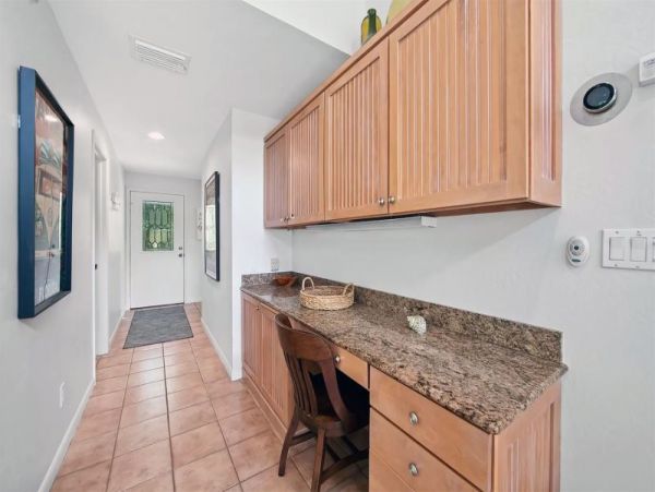 Charming 2 Bedroom Home with Caged Pool & Spa