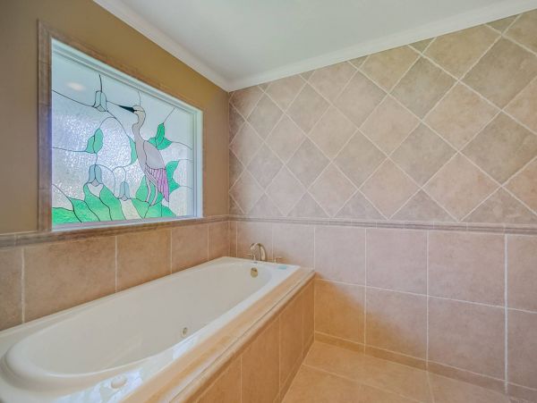 Relax after a day in the sun in this soaking tub
