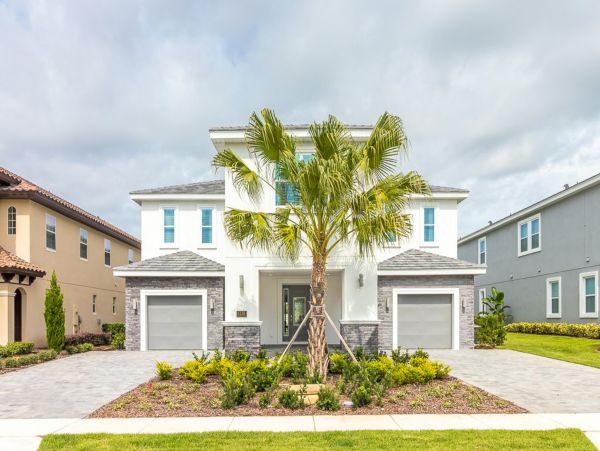 Stunning Vacation Home with Private Pool  14-Bed Orlando Luxury Rental Near Disney