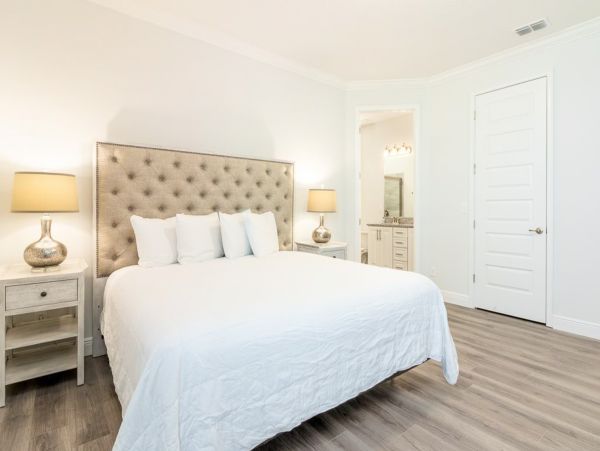 Stunning Vacation Home with Private Pool  14-Bed Orlando Luxury Rental Near Disney