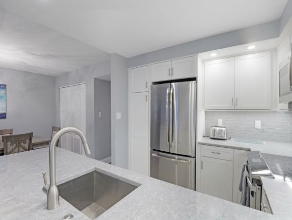 Luxury 2 Bedroom Vacation Condo in Marco Island Steps from Beach