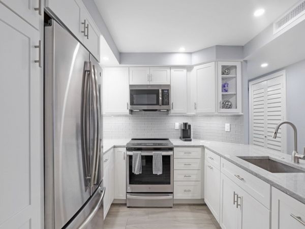 Luxury 2 Bedroom Vacation Condo in Marco Island Steps from Beach