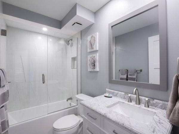 Luxury 2 Bedroom Vacation Condo in Marco Island Steps from Beach