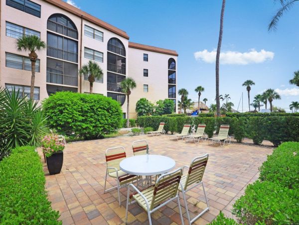 Marco Island Condo 1026761