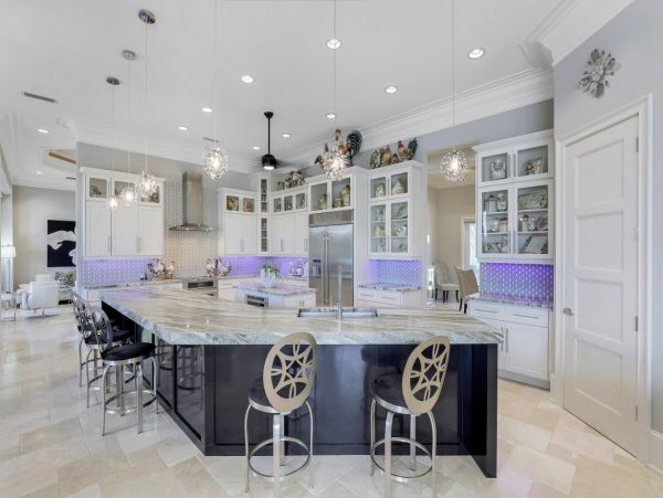 Waterfront Vacation Rental with 3 Bedrooms in Marco Island