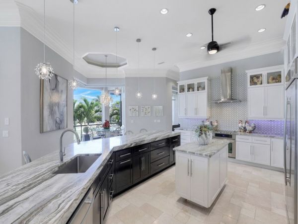 Waterfront Vacation Rental with 3 Bedrooms in Marco Island