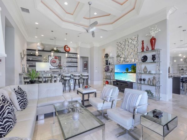 Waterfront Vacation Rental with 3 Bedrooms in Marco Island