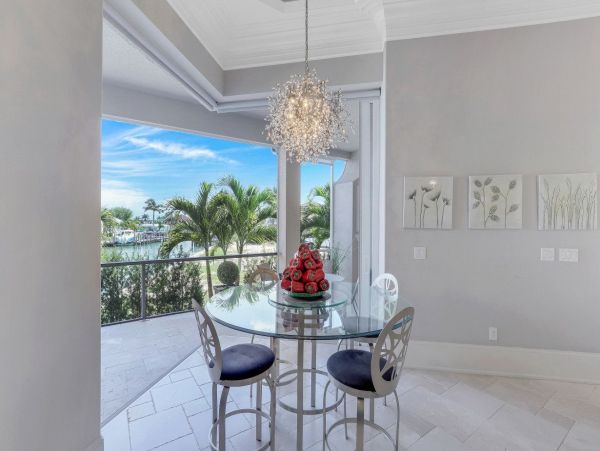 Waterfront Vacation Rental with 3 Bedrooms in Marco Island