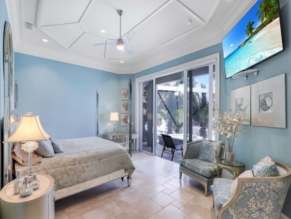 Waterfront Vacation Rental with 3 Bedrooms in Marco Island