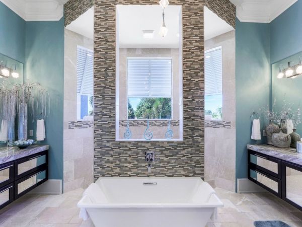 Waterfront Vacation Rental with 3 Bedrooms in Marco Island