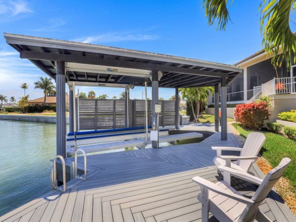 Waterfront Vacation Rental with 3 Bedrooms in Marco Island