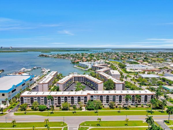 Marco Island Condo 1026763