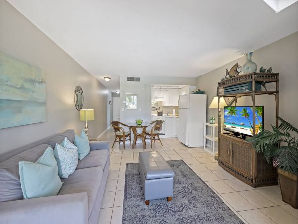 2nd Floor Vacation Condo in Marco Island