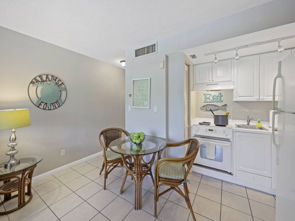 2nd Floor Vacation Condo in Marco Island