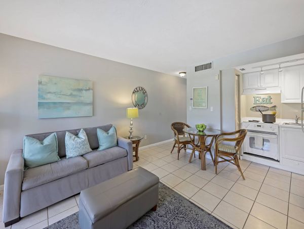 2nd Floor Vacation Condo in Marco Island