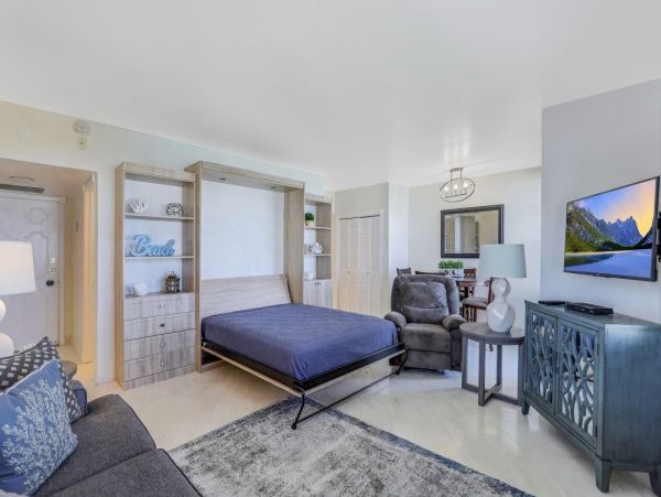 Marco Island Condo 1026775