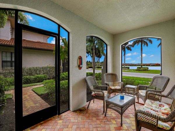 Naples Condo 1026778