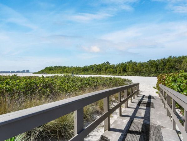 Marco Island Condo 1026781