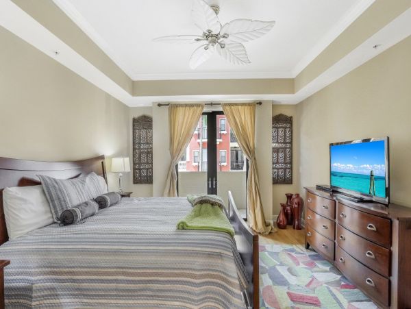 Marco Island Vacation Rental - Waterfront Condo with Balcony & Pool