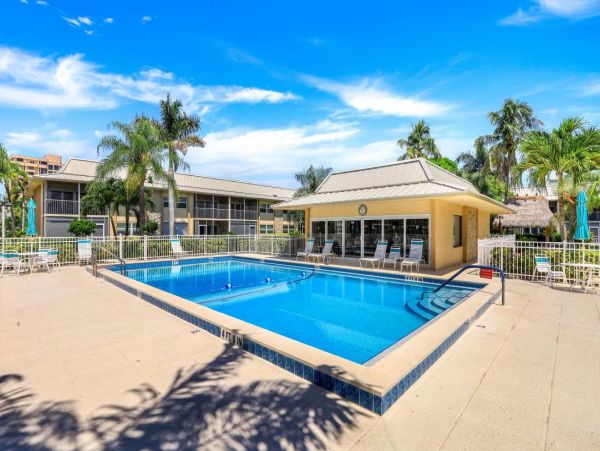 Marco Island Condo 1026792