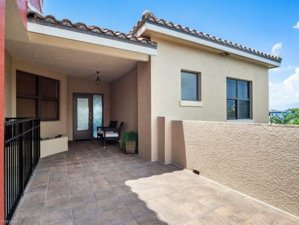 Marco Island Condo 1026794