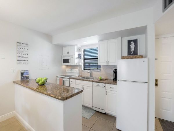 Marco Island Condo 1026795