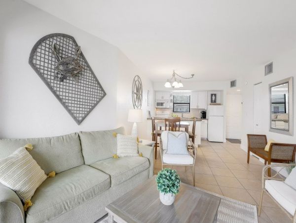 Marco Island Condo 1026795