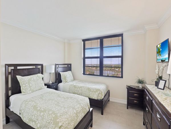 Marco Island Condo 1026798