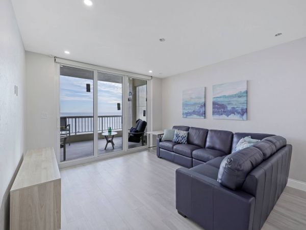 Luxury Beach Condo New Arrival in Marco Island