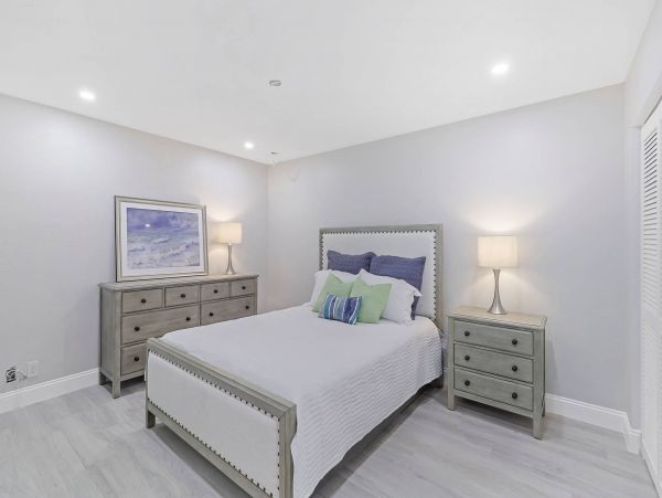 Luxury Beach Condo New Arrival in Marco Island