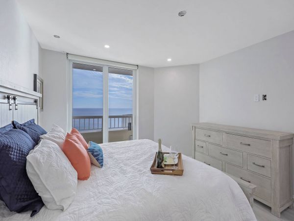 Luxury Beach Condo New Arrival in Marco Island