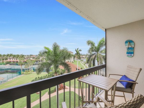 Marco Island Condo 1026806
