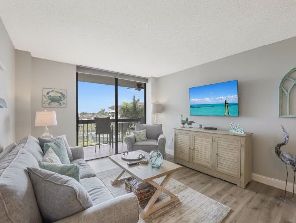 Marco Island Condo 1026806