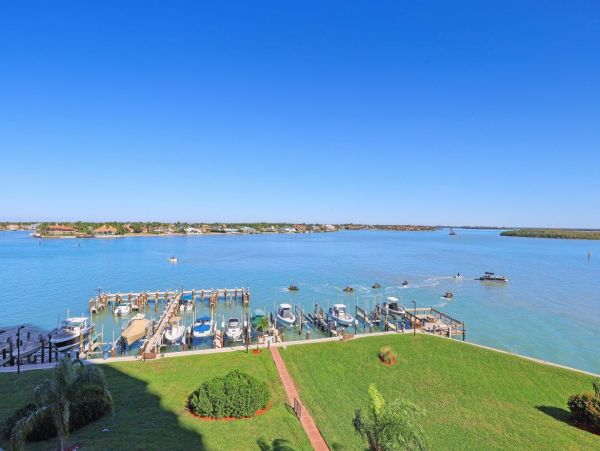 Marco Island Condo 1026813