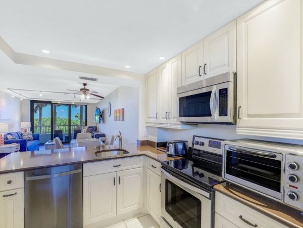 Marco Island 2 Bedroom Condo with Great Views