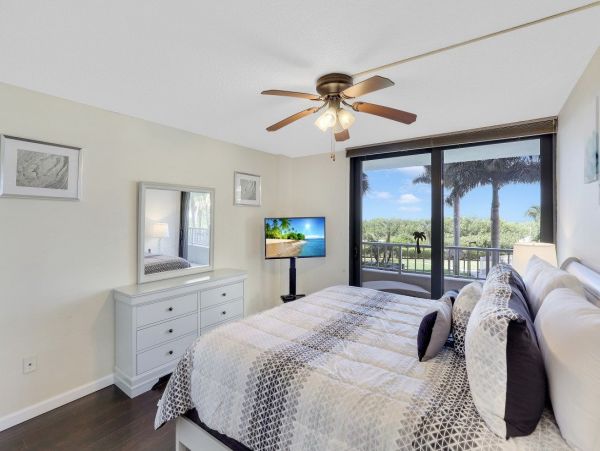 Marco Island 2 Bedroom Condo with Great Views