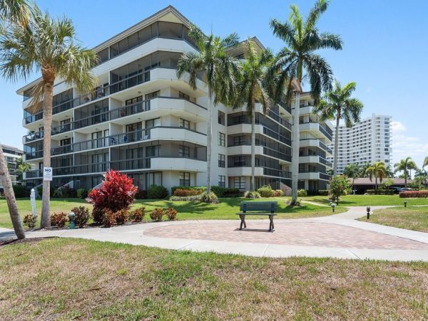 Marco Island Condo 1026821