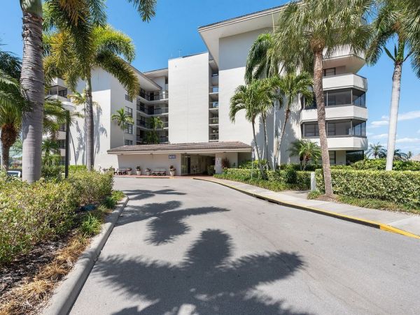 Marco Island Condo 1026821