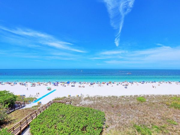 One bedroom Beachfront Condo at Marco Island